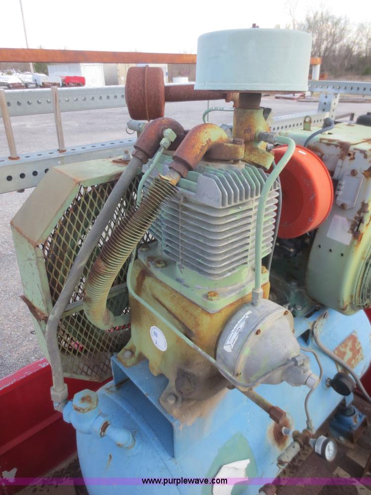 image for item F6866 Reading service bed trailer