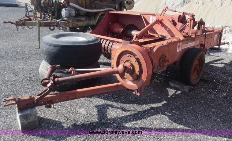 image for item F6868 Mccormick International 46 small square baler