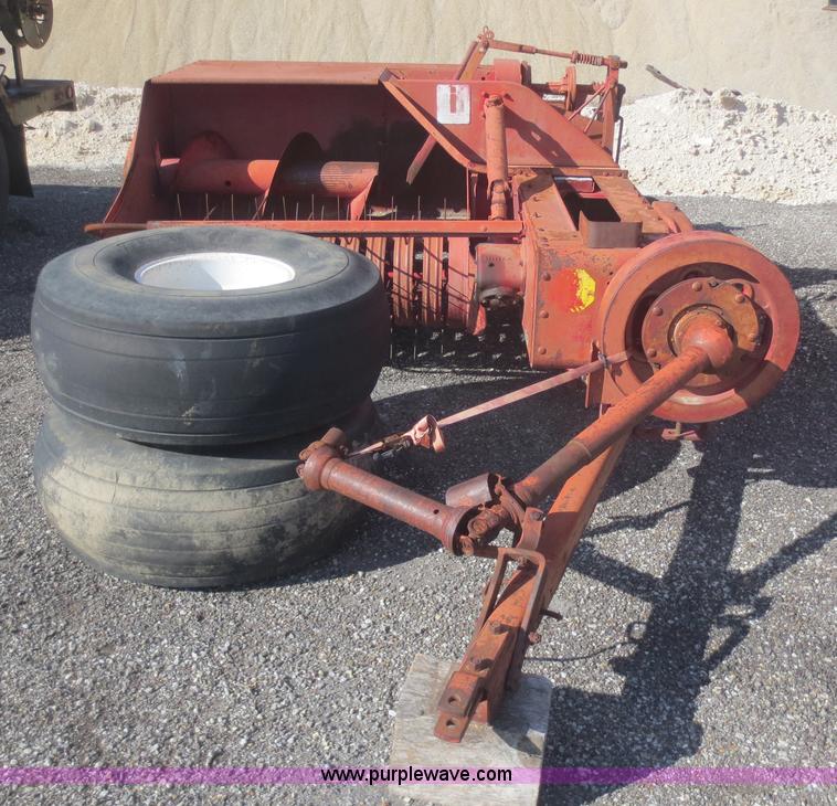 image for item F6868 Mccormick International 46 small square baler