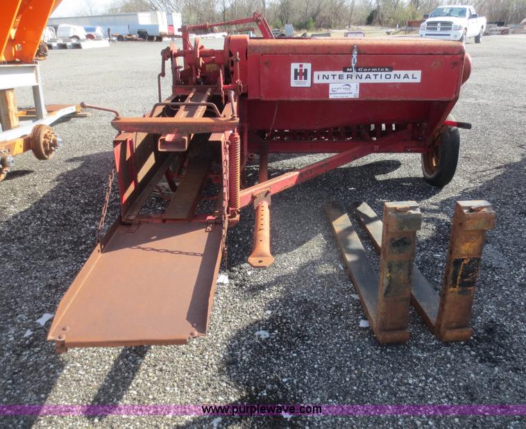 image for item F6868 Mccormick International 46 small square baler