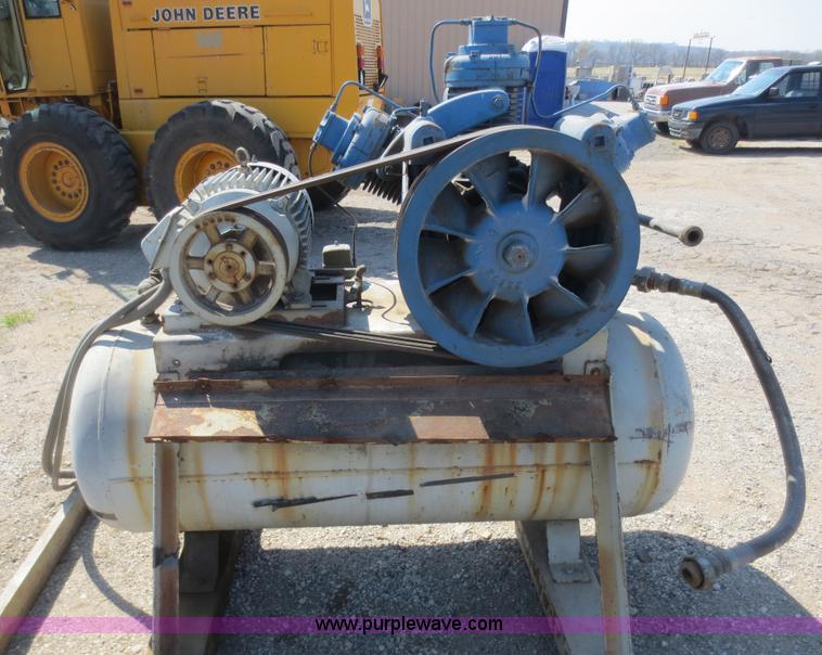 image for item F6875 Ingersoll Rand 10T3NL air compressor