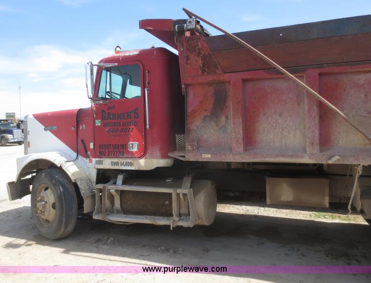 image for item F6879 1986 Freightliner FLC-64T dump truck