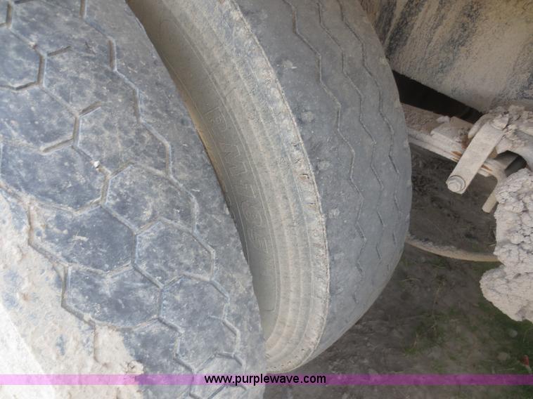 image for item F6879 1986 Freightliner FLC-64T dump truck