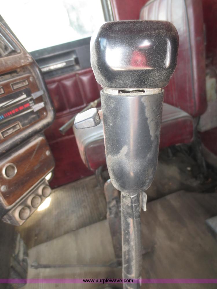 image for item F6879 1986 Freightliner FLC-64T dump truck