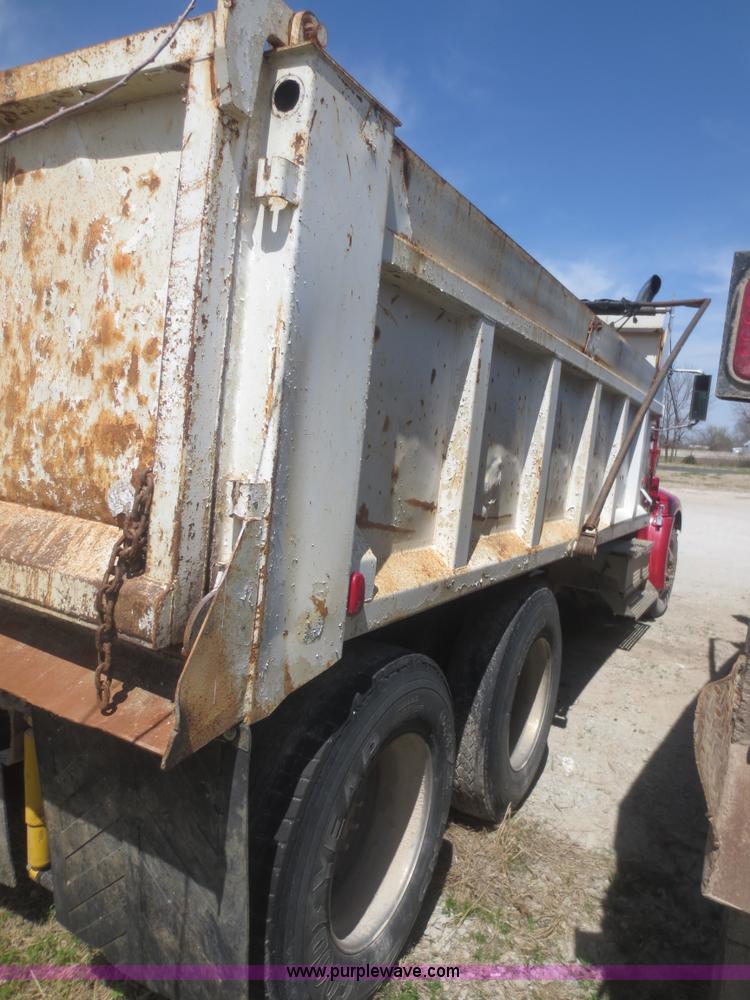 image for item F6880 1998 International 9200 dump truck