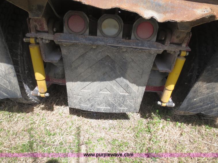 image for item F6880 1998 International 9200 dump truck