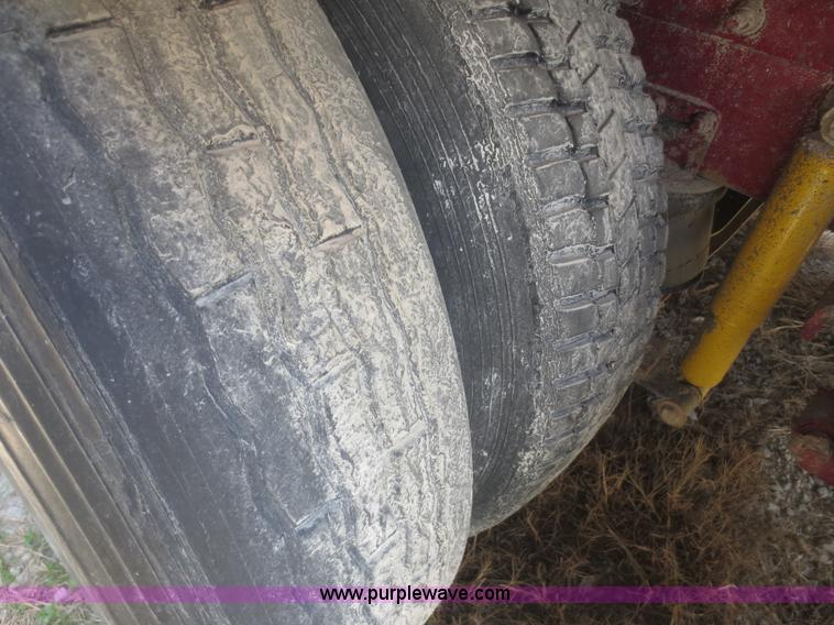 image for item F6880 1998 International 9200 dump truck