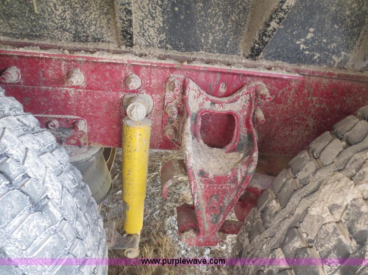 image for item F6880 1998 International 9200 dump truck