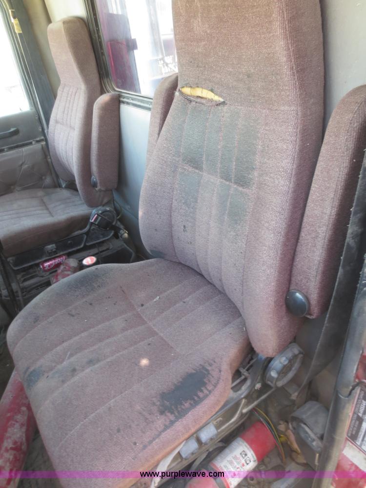 image for item F6880 1998 International 9200 dump truck