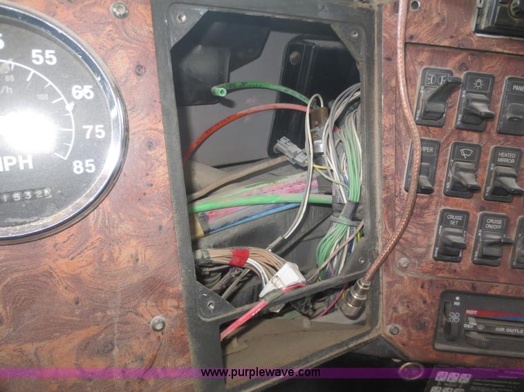 image for item F6880 1998 International 9200 dump truck