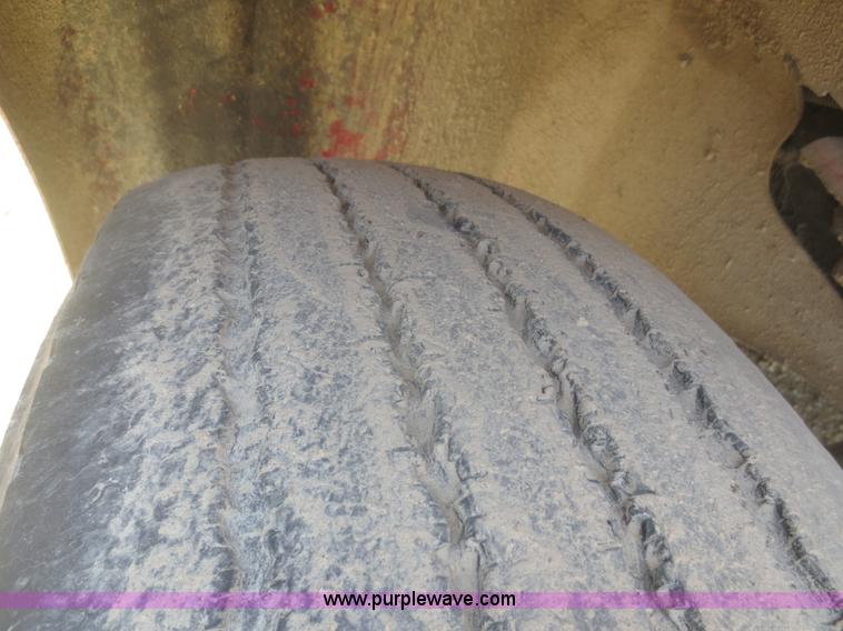 image for item F6880 1998 International 9200 dump truck