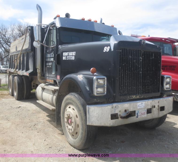 image for item F6881 1986 International F9370