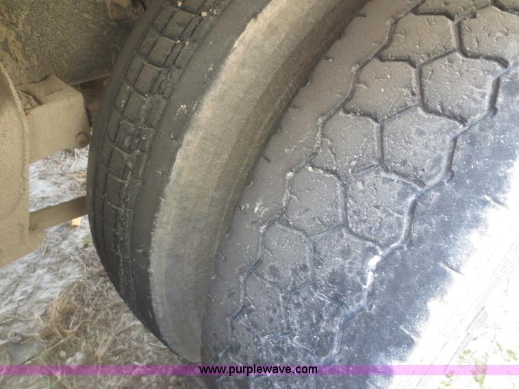 image for item F6881 1986 International F9370