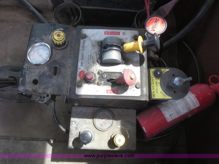 image for item F6881 1986 International F9370