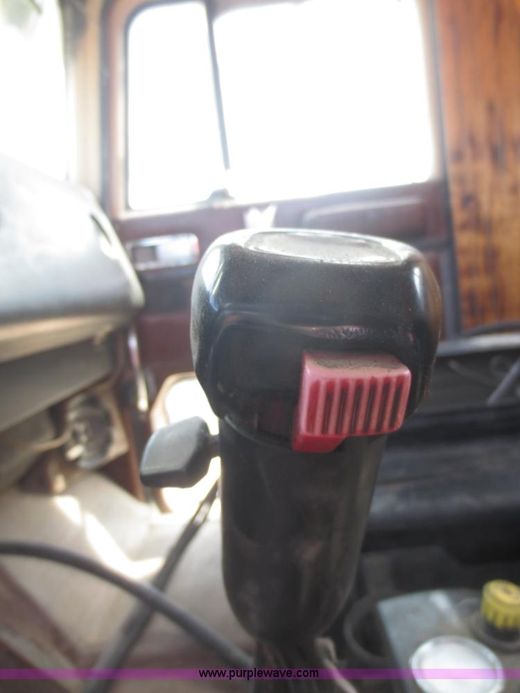 image for item F6881 1986 International F9370