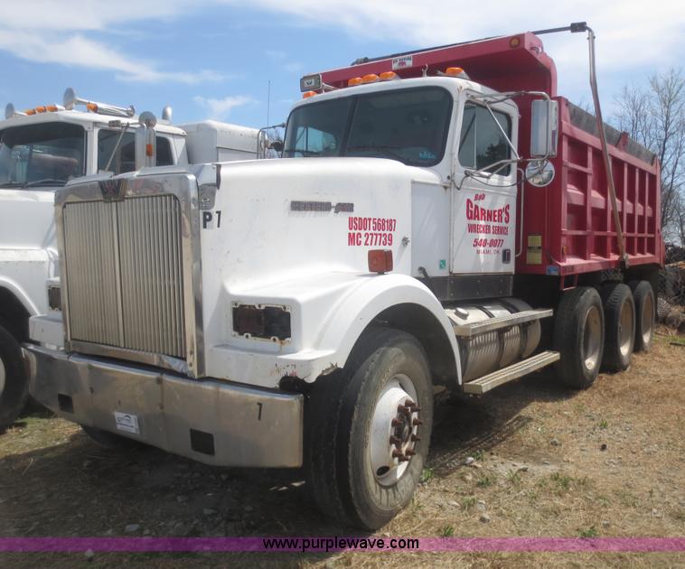 image for item F6882 1995 Western Star 4964F dump truck