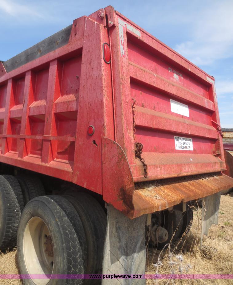 image for item F6882 1995 Western Star 4964F dump truck