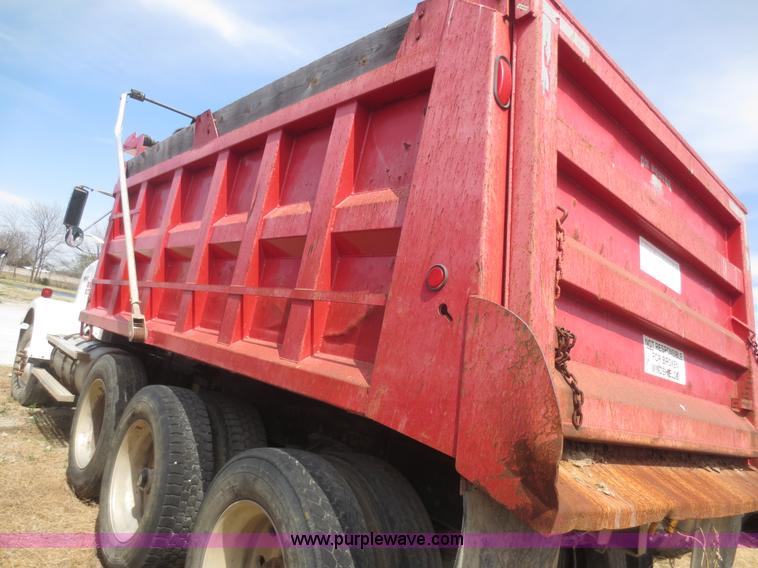 image for item F6882 1995 Western Star 4964F dump truck