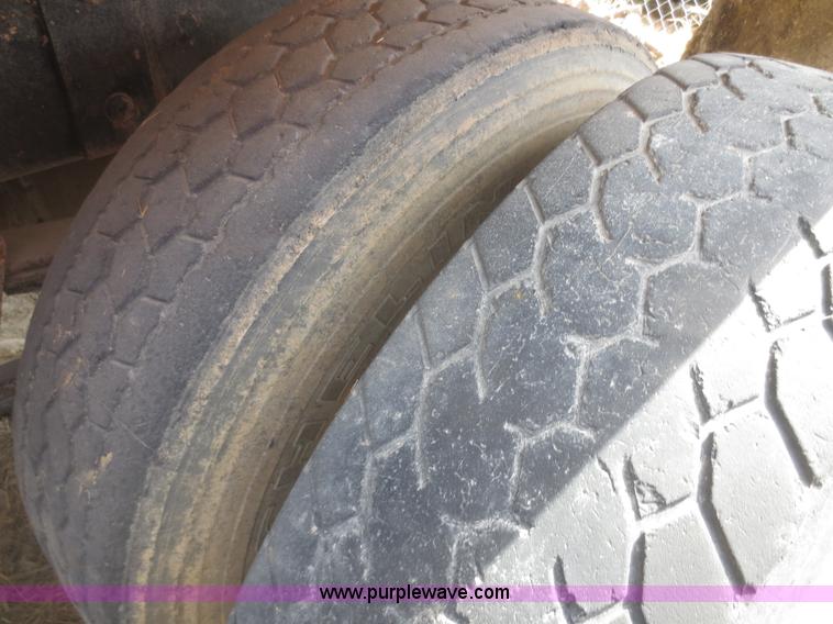 image for item F6882 1995 Western Star 4964F dump truck