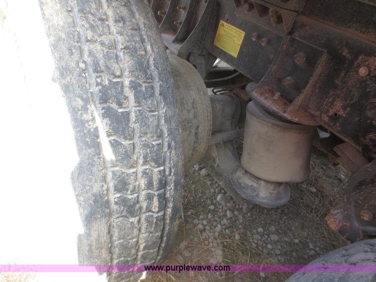 image for item F6882 1995 Western Star 4964F dump truck