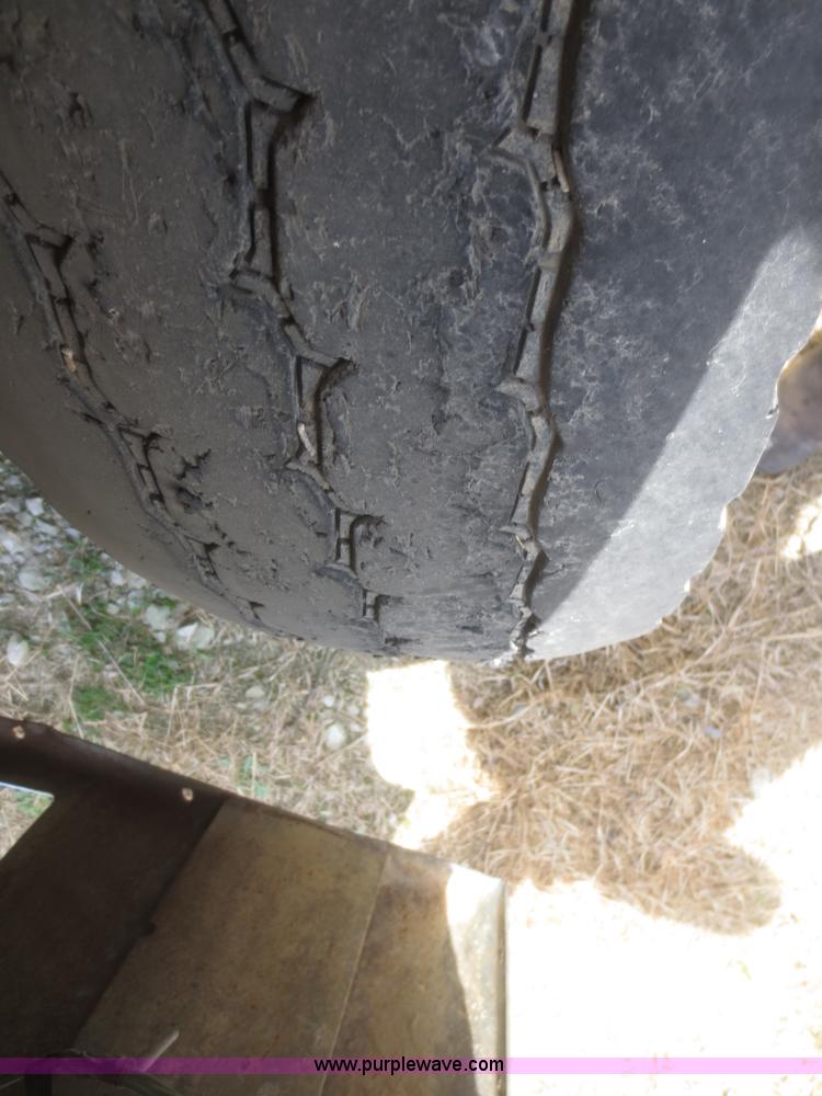 image for item F6882 1995 Western Star 4964F dump truck