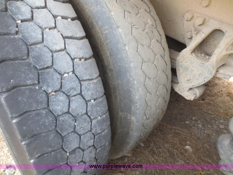 image for item F6882 1995 Western Star 4964F dump truck