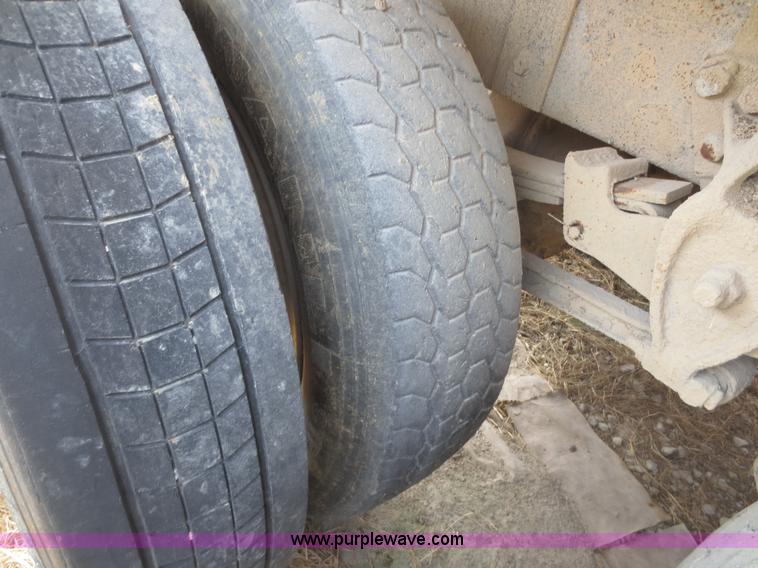 image for item F6882 1995 Western Star 4964F dump truck