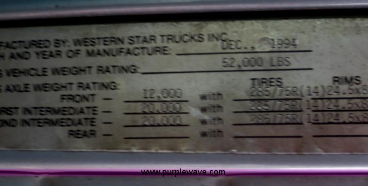 image for item F6882 1995 Western Star 4964F dump truck