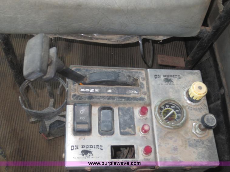 image for item F6882 1995 Western Star 4964F dump truck