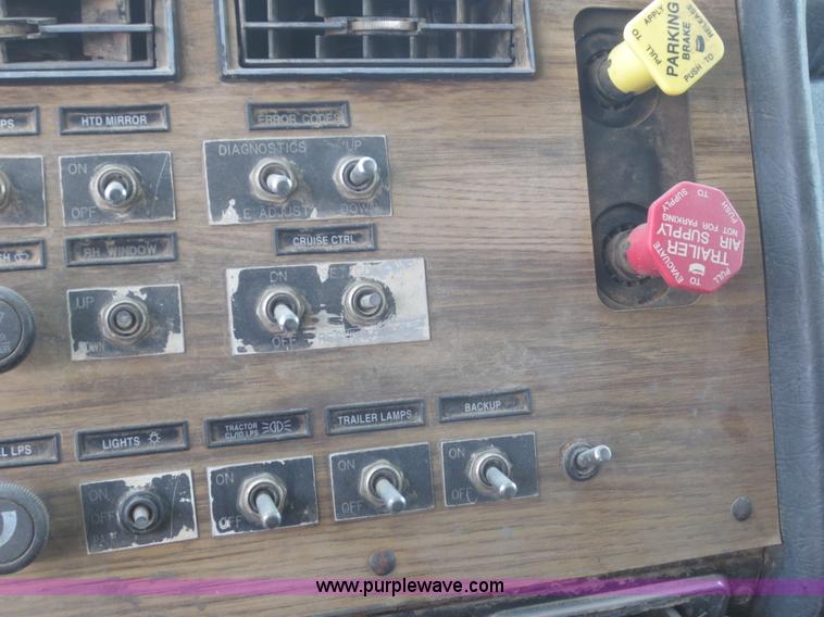 image for item F6882 1995 Western Star 4964F dump truck