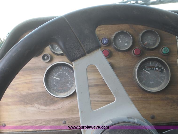 image for item F6882 1995 Western Star 4964F dump truck