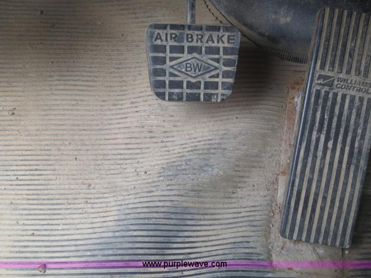 image for item F6882 1995 Western Star 4964F dump truck