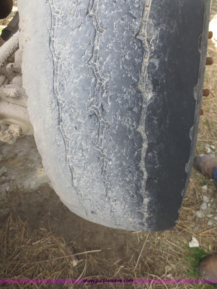 image for item F6882 1995 Western Star 4964F dump truck