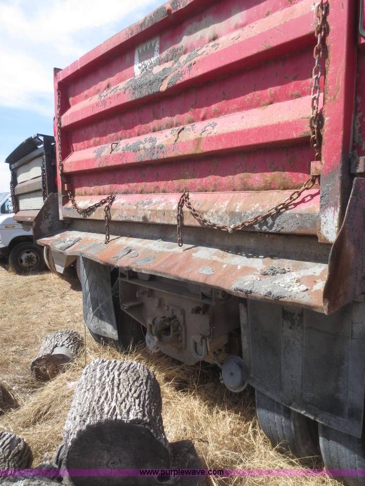 image for item F6883 1999 Peterbilt 377 dump truck