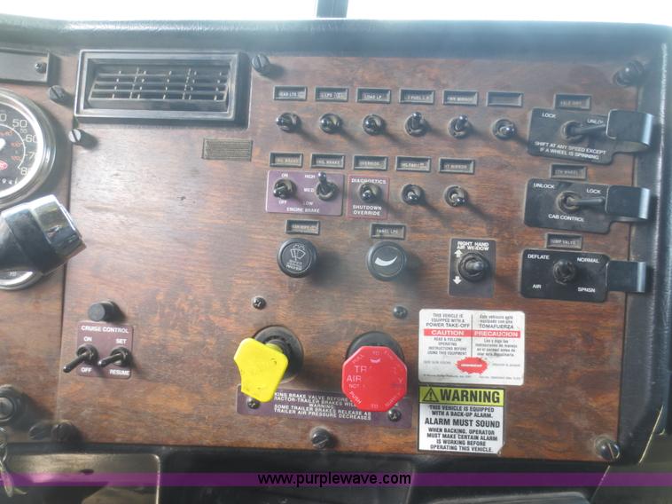 image for item F6883 1999 Peterbilt 377 dump truck