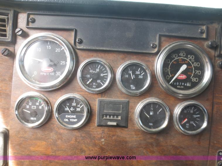 image for item F6883 1999 Peterbilt 377 dump truck