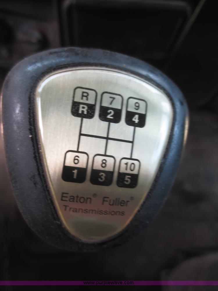 image for item F6883 1999 Peterbilt 377 dump truck