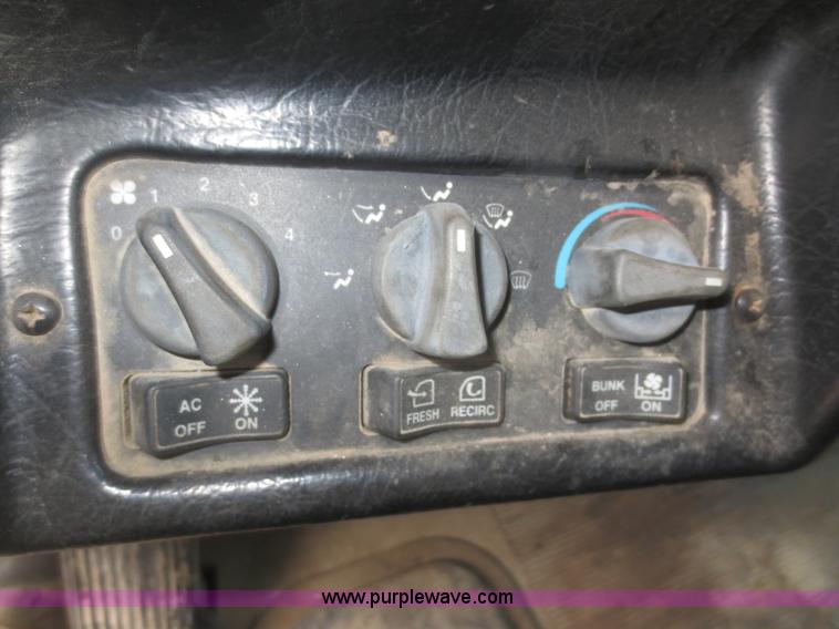 image for item F6883 1999 Peterbilt 377 dump truck