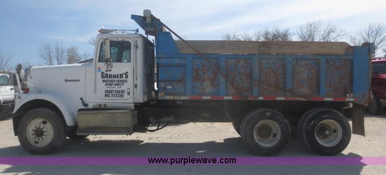 image for item F6886 1989 Freightliner FLC-64T dump truck
