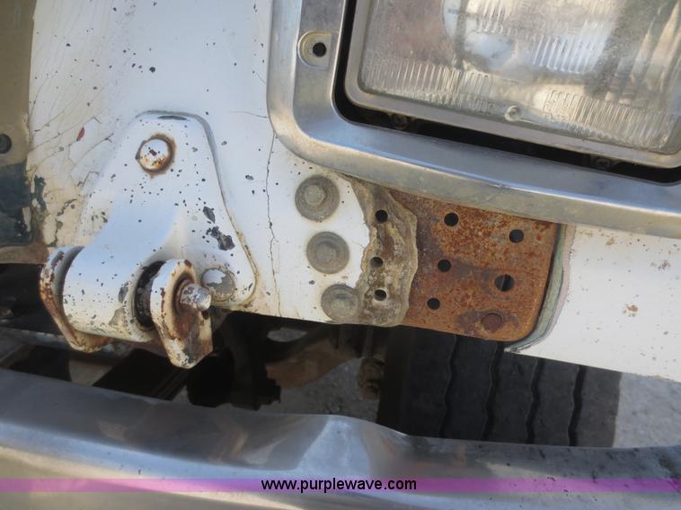 image for item F6886 1989 Freightliner FLC-64T dump truck