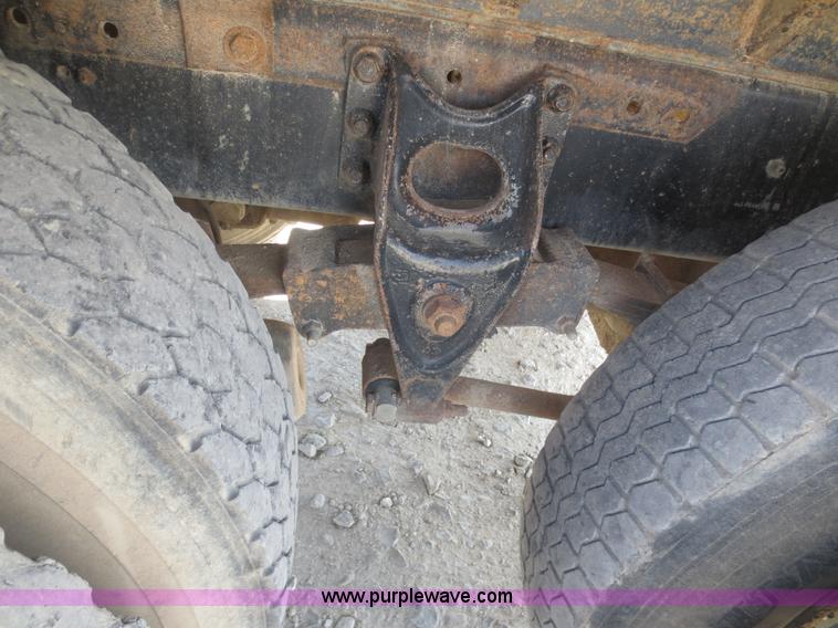 image for item F6886 1989 Freightliner FLC-64T dump truck