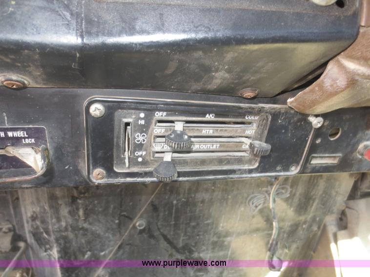 image for item F6886 1989 Freightliner FLC-64T dump truck