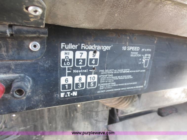 image for item F6886 1989 Freightliner FLC-64T dump truck