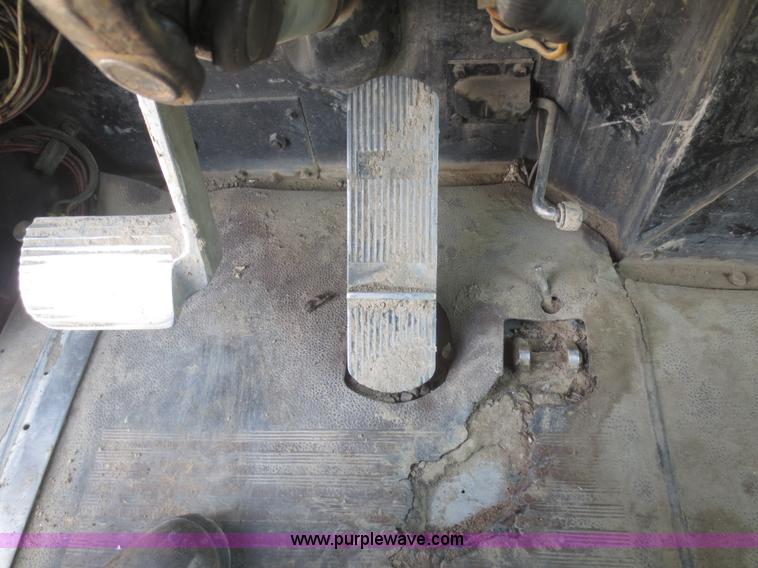 image for item F6886 1989 Freightliner FLC-64T dump truck