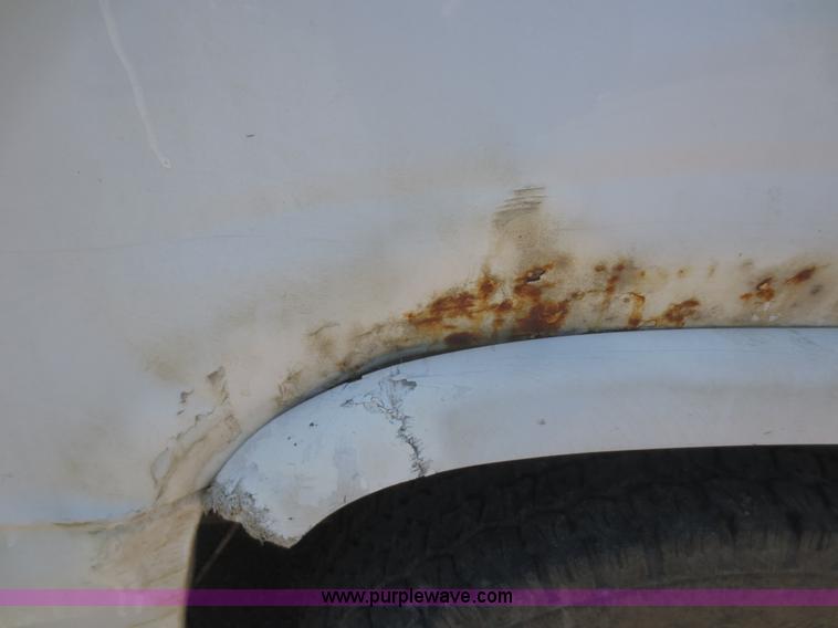 image for item F6889 2000 GMC Sierra 1500 Z-71 pickup truck