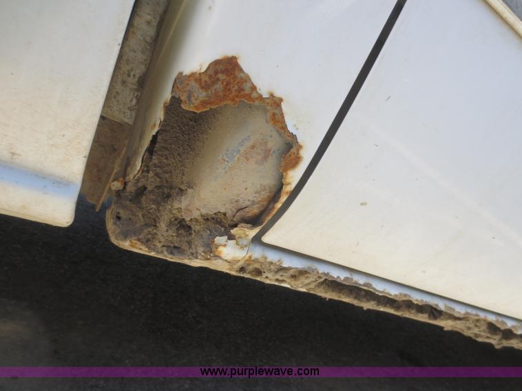 image for item F6889 2000 GMC Sierra 1500 Z-71 pickup truck