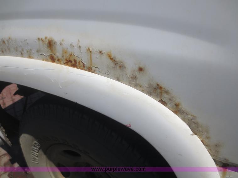 image for item F6889 2000 GMC Sierra 1500 Z-71 pickup truck