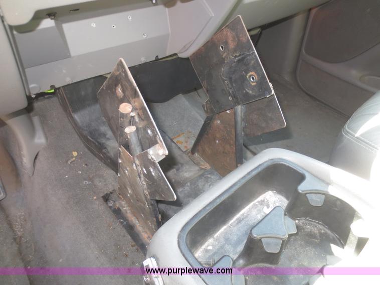 image for item F6889 2000 GMC Sierra 1500 Z-71 pickup truck