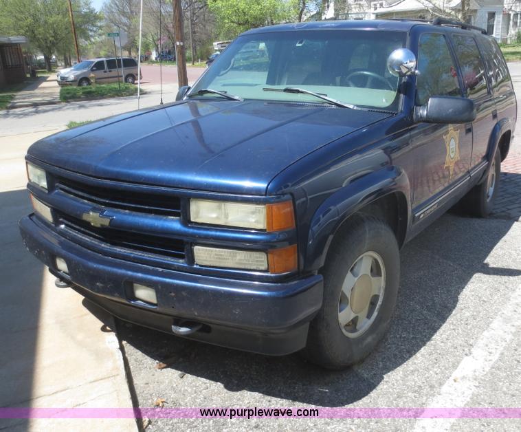 image for item F6890 1999 Chevrolet Tahoe Z-71 SUV
