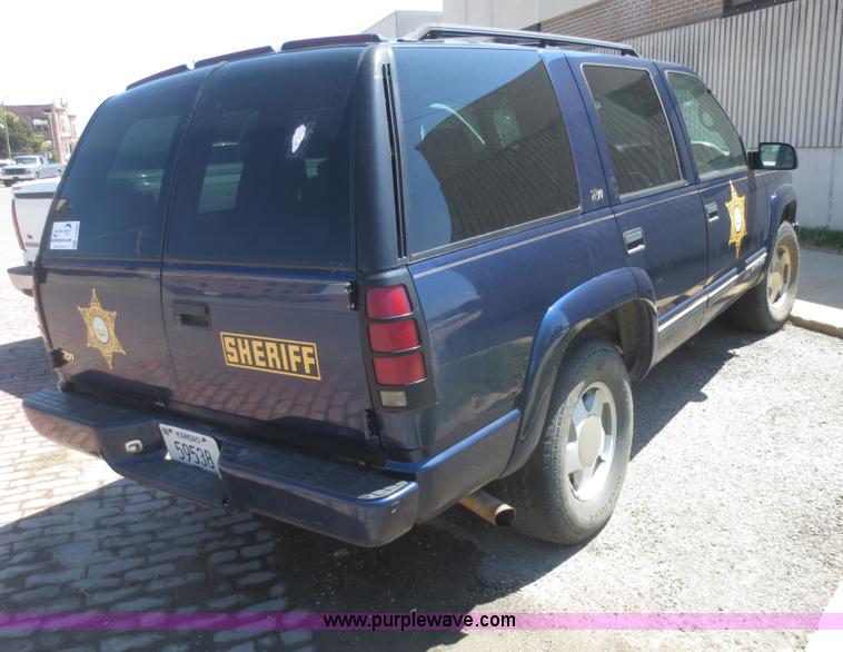 image for item F6890 1999 Chevrolet Tahoe Z-71 SUV